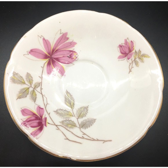 Old Royal Tea Cup Saucer Pink Roses Scalloped Gold Trim Bone China VTG England - Picture 6 of 11